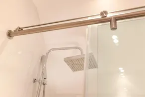 DBS Serviced Apartments - Image 5
