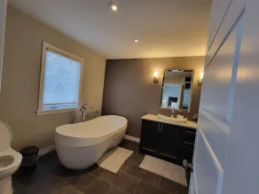 Beautiful cozy single House in Rockland ,ONTARIO which is  35 min from Ottawa. - Image 2