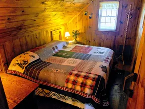 Private Lakefront Log Cabin Near Hermann Wine Country Sleeps 8 - Image 4