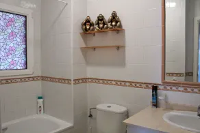 2 Bed 2 Bad Sydvendt Apt, rolig men tæt på strande og faciliteter - Image 3