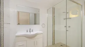 Sunrise Court 3 - Bilinga/ North Kirra Beachfront - Image 2