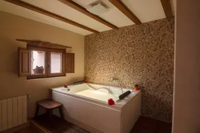 Holiday Home 'Casa Rural Padre Ramon' with Mountain View, Shared Pool and Wi-Fi - Image 3