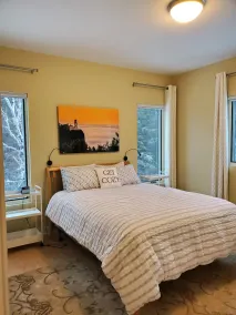 Waterfront 2 BR, 1 BA, firepit, & roofdeck for panoramic views of Lake Superior - Image 4