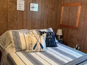 Cozy Cabin on Cobbossee Lake near Lakeside Marina - Image 5