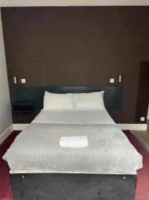 Standard Double Room - Image 4