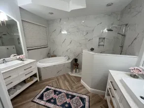 Newly Remodeled Gated Resort Community Home Minutes to Beaches & 5th In Naples - Image 3