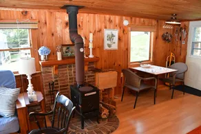 Betty's Place - Cozy ocean front getaway with views of Casco Bay - Image 5