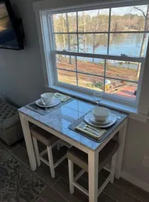 Lake House Suite - Image 4