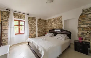 1 Bedroom Stunning Home In Bale - Image 5