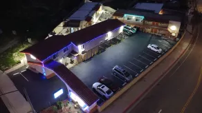 New American Inn and Suites  - Image 4