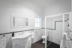 Magical Lucindale - Gorgeous 4 Bedroom House - Image 3