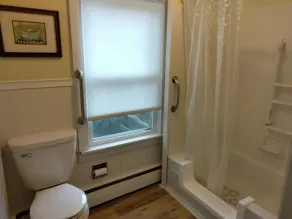 Spacious Victorian close to everything in RH - Wheelchair friendly. Sleeps 11 - Image 3