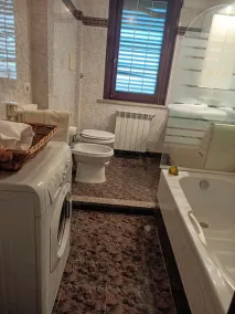 Appartamento Attico 4 P.letto CON Cucina E Terrazzo - Image 5