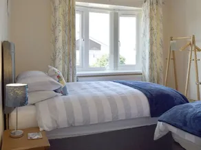 2 bedroom accommodation in Saundersfoot - Image 5