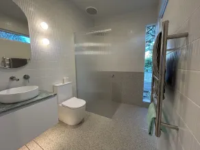 FABULOUS FOAM COASTAL HOLIDAY HOME, SOLAR POOL & ENTERTAINER, BLAIRGOWRIE - Image 3