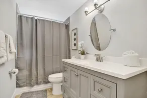 5BR with Heated Pool 5 min to Beach - Image 5