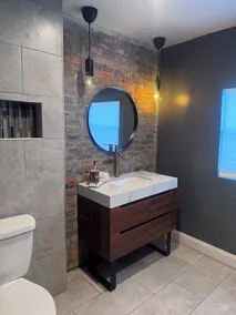 Spacious modern living in a quite  neighborhood - Image 4