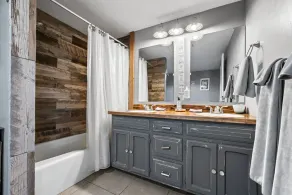 Eli Drive: Farmhouse Charm Meets Modern Luxury – Pool Included! - Image 4
