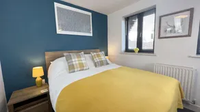 6 Cross Court, Stafford - Image 3