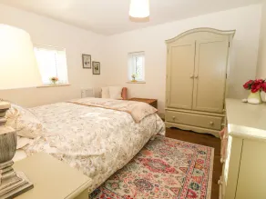 BROOK COTTAGE, pet friendly, country holiday cottage in Beaumaris - Image 5
