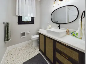 Historical Entertainer 3 Bedroom Townhouse AC PNW - Image 4