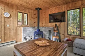 Deer Lake Chalet -\"The Lake Of Changing Colors\"- High Speed Internet  - Image 2