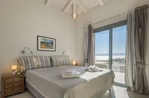 Secluded, Gorgeous villa with private pool and tennis court - Image 5