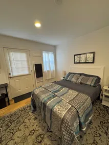 Beautiful Private Studio Apartment! - Image 4