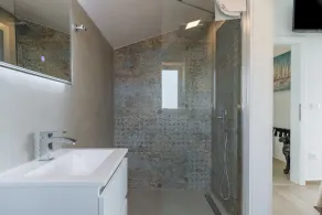 Villa with pool, 6 persons, barbecue, parking in the yard, panoramic sea view - Image 3