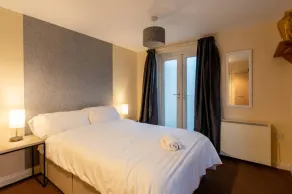 1BR Headington Flat | Central & Free Parking - Image 5