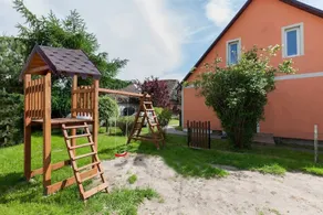 Spacious House with Garden | Parking | For 14 Persons - Image 2
