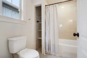 Elegant Mid-city gem near City Park & Streetcar. Walk to Voodoo & Jazz Fest - Image 4