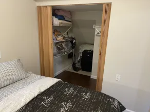 Adorable fully remodeled Suite with Kitchen and office area - Image 4