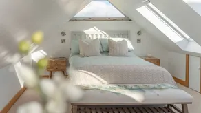 Hillview Hideaway with Hot Tub - Image 5