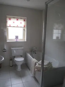 Luxury Home 3 mins to  Nat Park, priv parking 4 cars, Secure Gates for families - Image 3