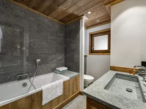 Appartement neuf à Courchevel proche des pistes, 3 chambres, dortoir, wifi, parking - Image 2