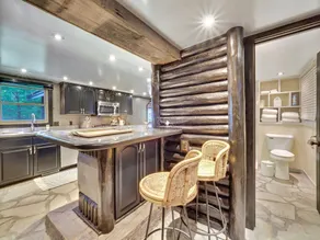 Black Duck-located on the S. Arm of Lake Charlevoix, Private dock and hot tub - Image 3