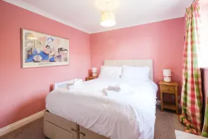 8 Saxonfields - Image 4