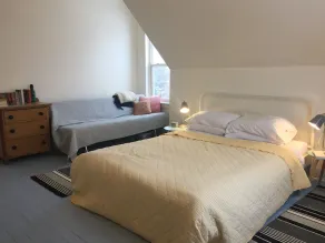 Modernisiertes Bauernhaus am Wasser mit Holzofen auf 9 Hektar Land - Image 3