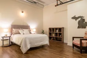 Historic Downtown Owosso Loft - Image 4