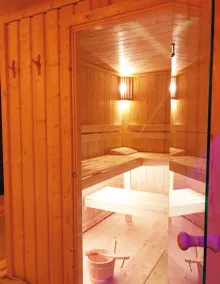 Tranquillo, accogliente, sauna e camino, grande prato, terrazza esposta a sud con grill a gas - Image 3