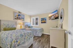 Pet Friendly Ocean View Cottage - Outdoor Pool - Walk to main street - Image 5