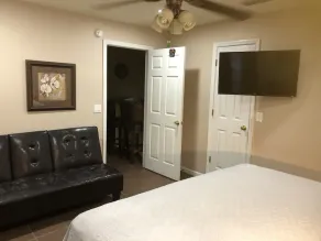 Newer built Three/two home - Open floor plane Outside gas barbecue and fire pit - Image 4