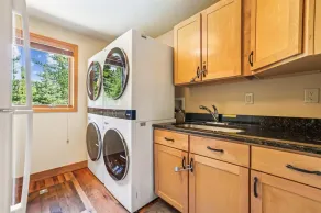 Stay at Friendly Fox Chalet, a large pet friendly home in a great location-Hot Tub! - Image 2
