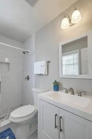Stay near all Chas attractions, quiet comfort with fenced yard! - Image 4
