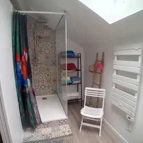 LOFT Locronan 1624 rénové en 2021 dans le deuxième plus beau village de France. - Image 3