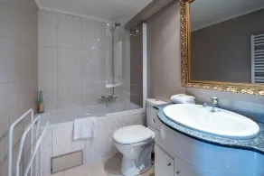 Brussels Expo Elegant residence - Image 5