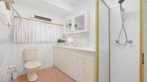 Vincentia Beach Bungalow Your Coastal Escape - Image 3