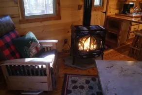 Ma & Pa’s Cabin Getaway Amish Country Outdoor Bath - Image 3