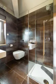 Luxurious Contemporary Villa, large pool heated 28° - green views - Image 4
